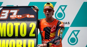 Acosta slaví titul v Moto2, Salač bodoval. Bagnaia zvýšil náskok