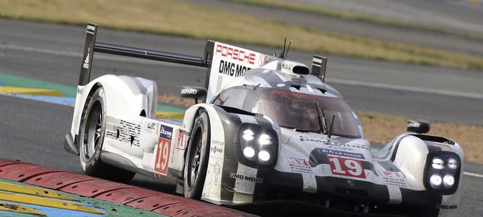 Letošní ročník závodu 24 hodin v Le Mans ovládlo Porsche.