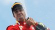 Španělský jezdec Fernando Alonso slaví vítězství ve Velké ceně Německa