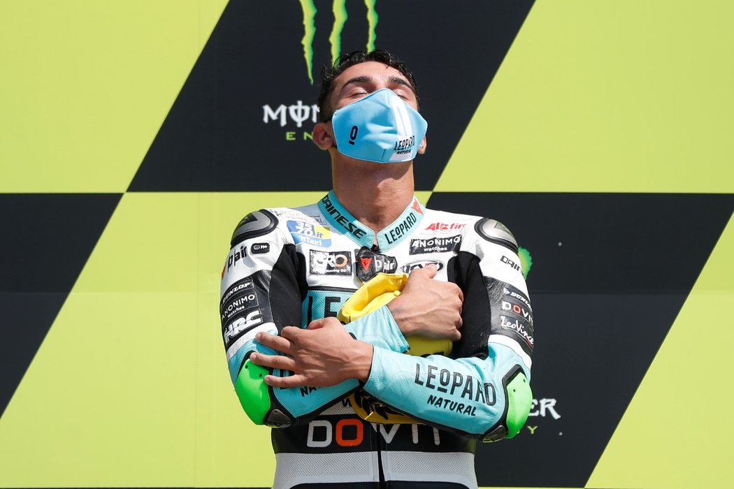 Dennis Foggia zvítězil v Brně v závodě Moto3