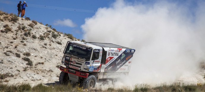 Tým TATRA BUGGYRA RACING si poprvé v historii na své konto připisuje double na nezpevněném povrchu. Rallye Baja Aragon se stala mezi kamiony kořistí Martina Kolomého. Martin Prokop skončil druhý. 