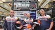 Rostislav Plný, Jiří Stross a Martin Kolomý na tiskové konferenci před odjezdem na 41. ročník Rallye Dakar