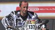 Francouzský motocyklista Sébastien Coué na Dakaru havaroval a v kritickém stavu bojuje o život