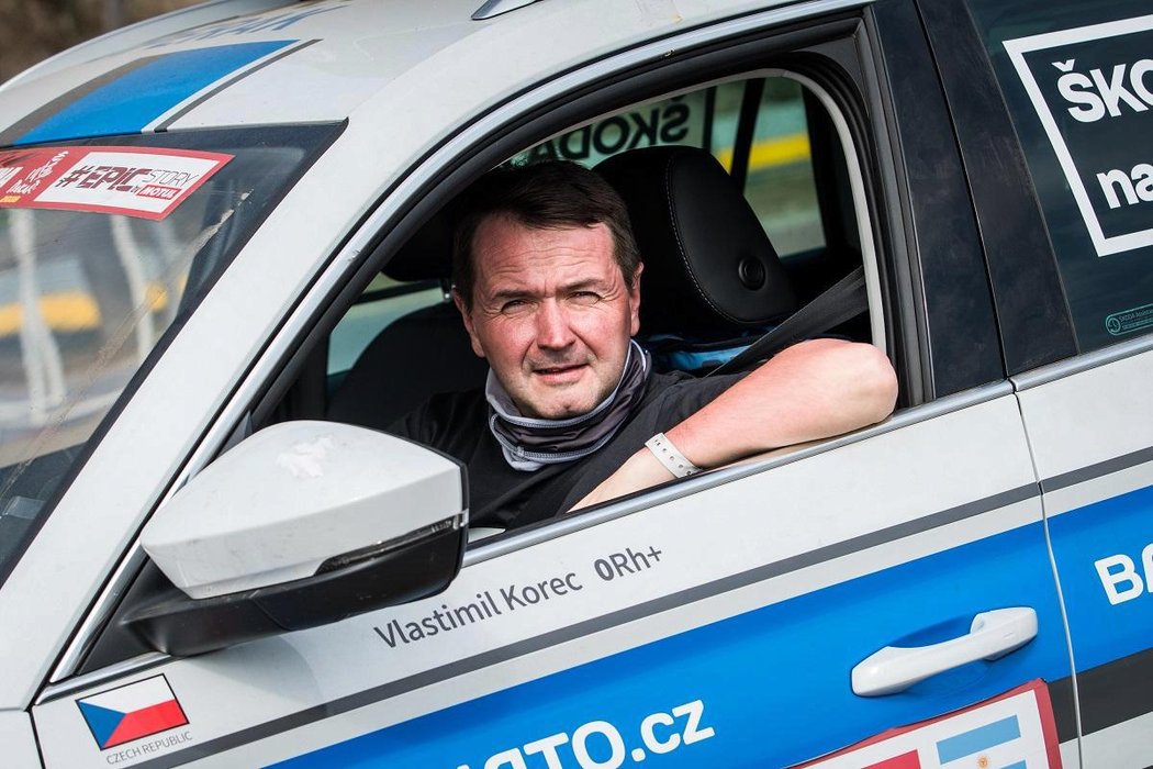 Moderátor Vlasta Korec si užívá letošní Rallye Dakar.