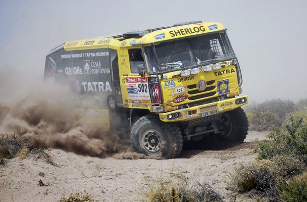 Kamion Tatra Aleše Lopraise na trati 4. etapy Rallye Dakar. Kamion Tatra Aleše Lopraise na trati 4. etapy Rallye Dakar.
