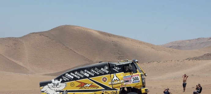 Martin Macík se svým Liazem na trati Dakarské rallye