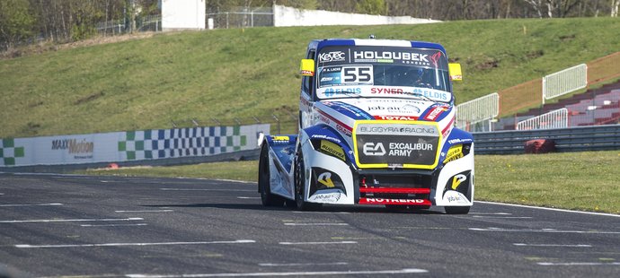 Adam Lacko z týmu Buggyra testoval 16. dubna 2019 na autodromu v Mostě před začátkem sezony