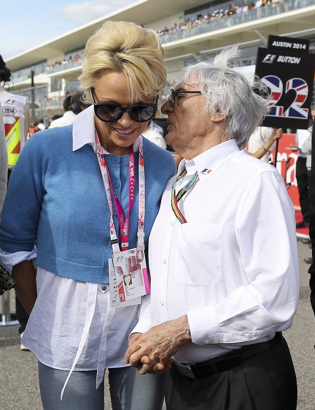 Šéf formule Bernie Ecclestone se baví s herečkou Pamelou Anderson.