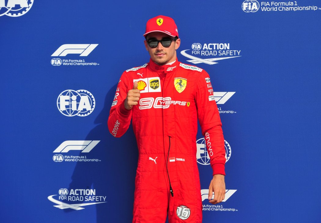 Charles Leclerc ovládl kvalifikaci na Velkou cenu Itálie, startovat bude z pole position