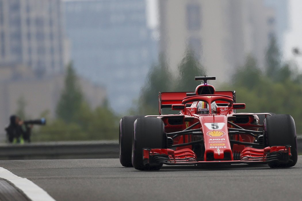 Sebastian Vettel si znovu dojel pro pole position