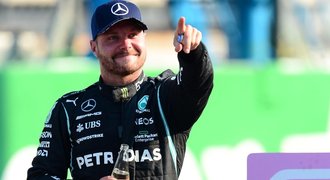 Sprint vyhrál Bottas, ale odstartuje poslední. Hamilton chce omezit škody