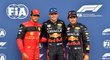 Vítězem kvalifikace do Velké ceny Belgie se stal Max Verstappen (uprostřed), kvůli výměně motoru ale ztratil pole position. Z prvního místa tak odstartuje Carlos Sainz (vlevo)