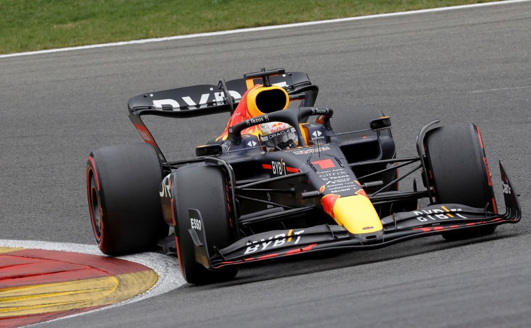 Závodník Red Bullu Max Verstappen během kvalifikace na Velkou cenu Belgie