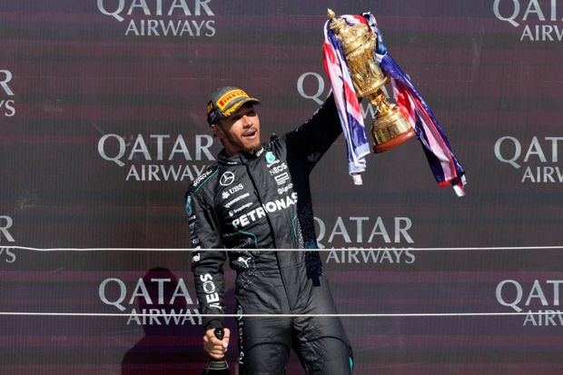 Lewis Hamilton ukončil tři roky čekání na vítězství ve Velké ceně Británie Lewis Hamilton ukončil tři roky čekání na vítězství ve Velké ceně Británie