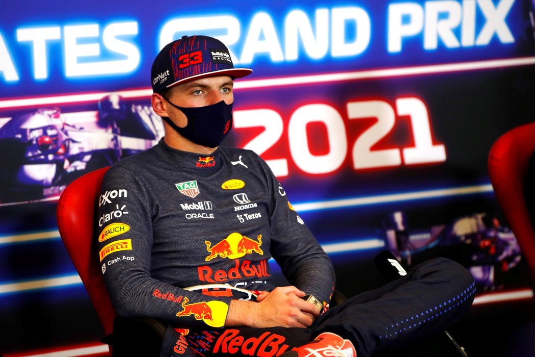 Závodník Red Bullu Max Verstappen momentálně vede celkové pořadí formule 1