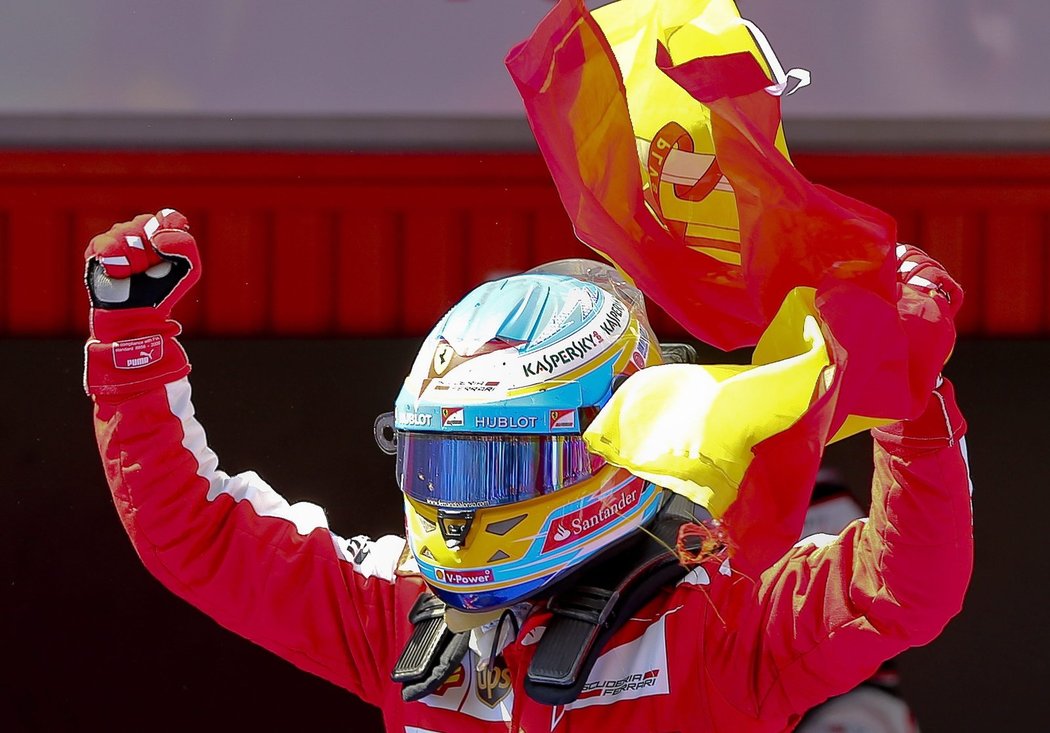 Skvělý výsledek, parádní výkon a perfektní den, prohlásil Fernando Alonso po vítězství v Barceloně