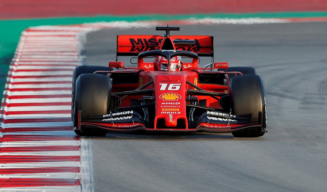Charles Leclerc v kokpitu Ferrari