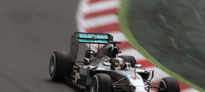 Lewis Hamilton z týmu Mercedes vyhrál sobotní kvalifikaci na Velkou cenu Španělska F1