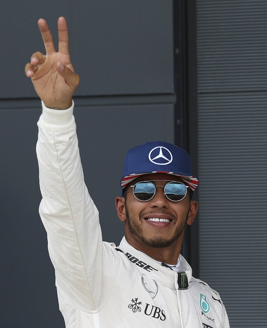 Kvalifikaci na Velkou cenu Británie vyhrál mistr světa formule 1 Lewis Hamilton z Mercedesu. Z prvního místa odstartuje pošesté v sezoně.