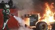 VIDEO: Kovalainen si sám uhasil hořící formuli