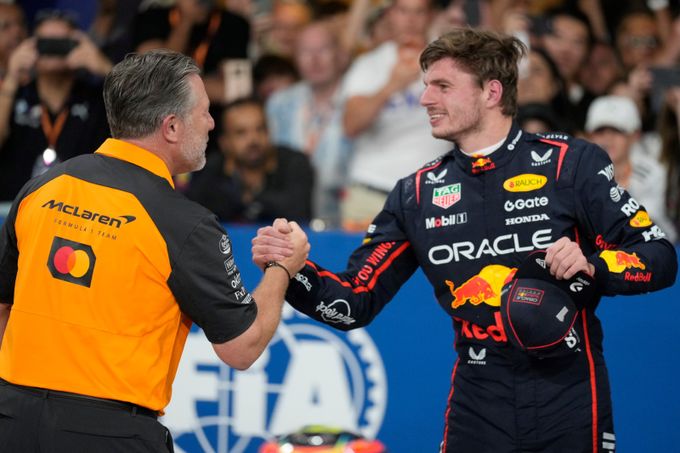 Verstappen živí naději na pátý titul v řadě. V kvalifikaci na VC Abú Zabí předčil Norrise Verstappen živí naději na pátý titul v řadě. V kvalifikaci na VC Abú Zabí předčil Norrise