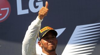 Hamilton slaví. Počtvrté v kariéře vyhrál Velkou cenu Maďarska F1