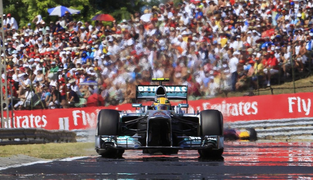 Brit Lewis Hamilton počtvrté v kariéře vyhrál Velkou cenu Maďarska formule 1.