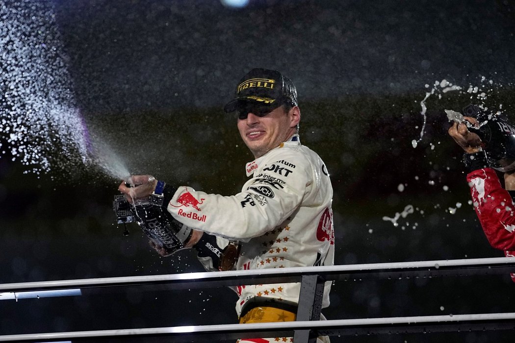 Max Verstappen přidal další vítězství v Las Vegas