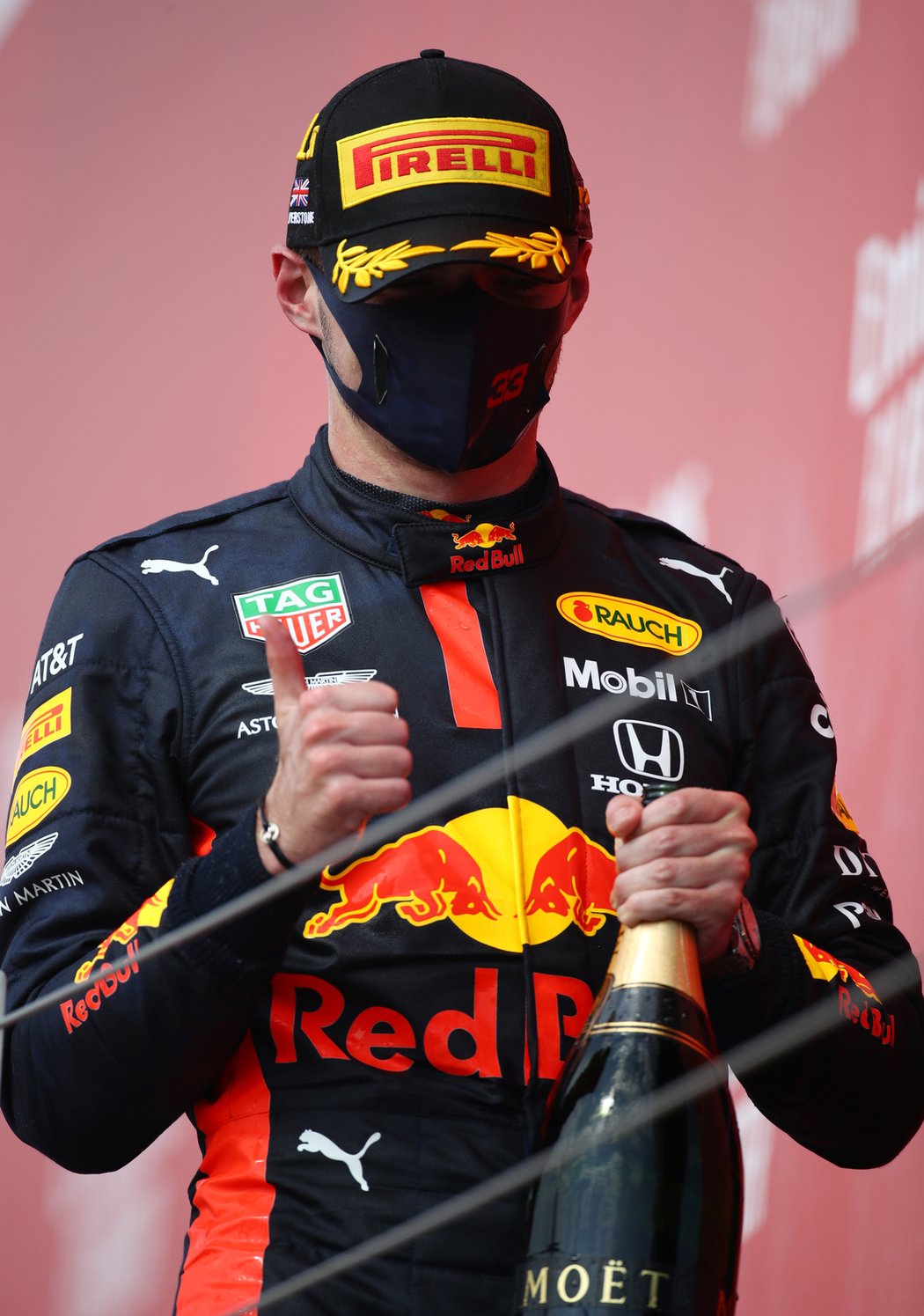 Max Verstappen ovládl výroční Velkou Cenu