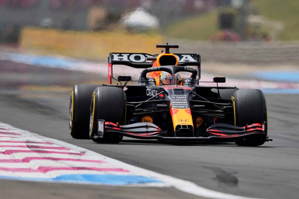 Vůz Maxe Verstappen během kvalifikace na VC Francie