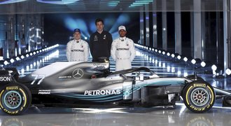 Ferrari a Mercedes představily nové formule. Velký krok kupředu, řekl Vettel