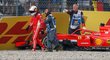 Naštvaný Sebastian Vettel po své nehodě v závěru Velké ceny Německa