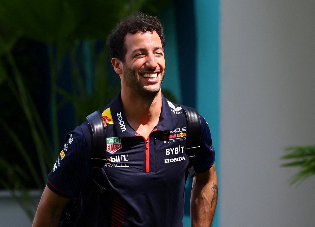 Daniel Ricciardo se vrací do F1, v AlphaTauri nahradí Nycka de Vriese