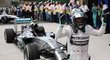 Předposlední závod MS formule 1 v Brazílii vyhrál Nico Rosberg před kolegou z Mercedesu Lewisem Hamiltonem. V cíli závodu Rosberg zářil nadšením.