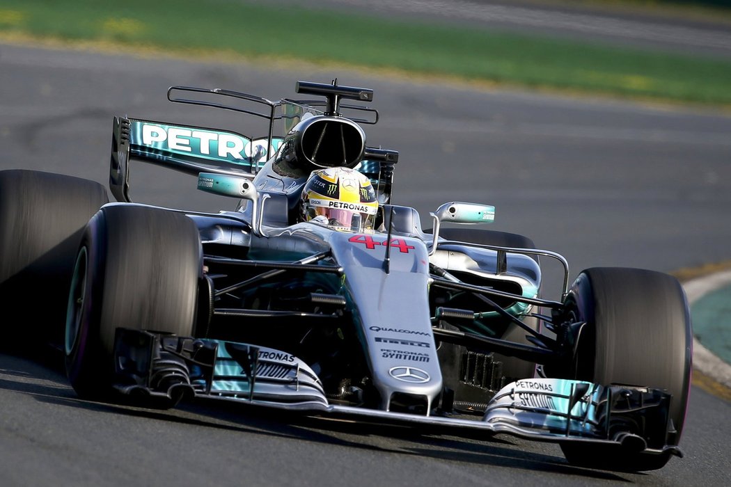 Na druhém místě dojel Lewis Hamilton z Mercedesu