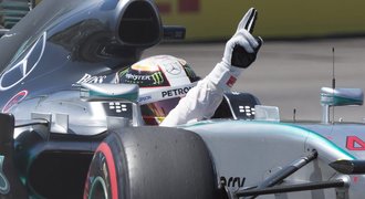 V Kanadě zvítězil Hamilton. Vettel zajel skvělou stíhací jízdu