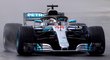 Mercedes vládl v kvalifikaci. V bouřce si pole position zajistil Hamilton