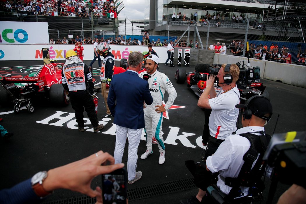 Lewis Hamilton předává své první dojmy po pátém titulu mistra světa