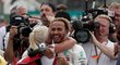 Lewis Hamilton oslavuje pátý titul mistra světa