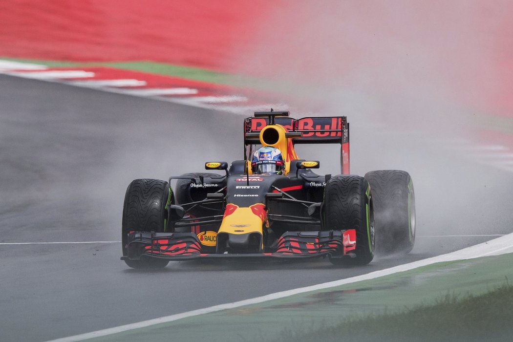 Daniel Ricciardo z Red Bullu dojel v prvním i druhém tréninku pátý