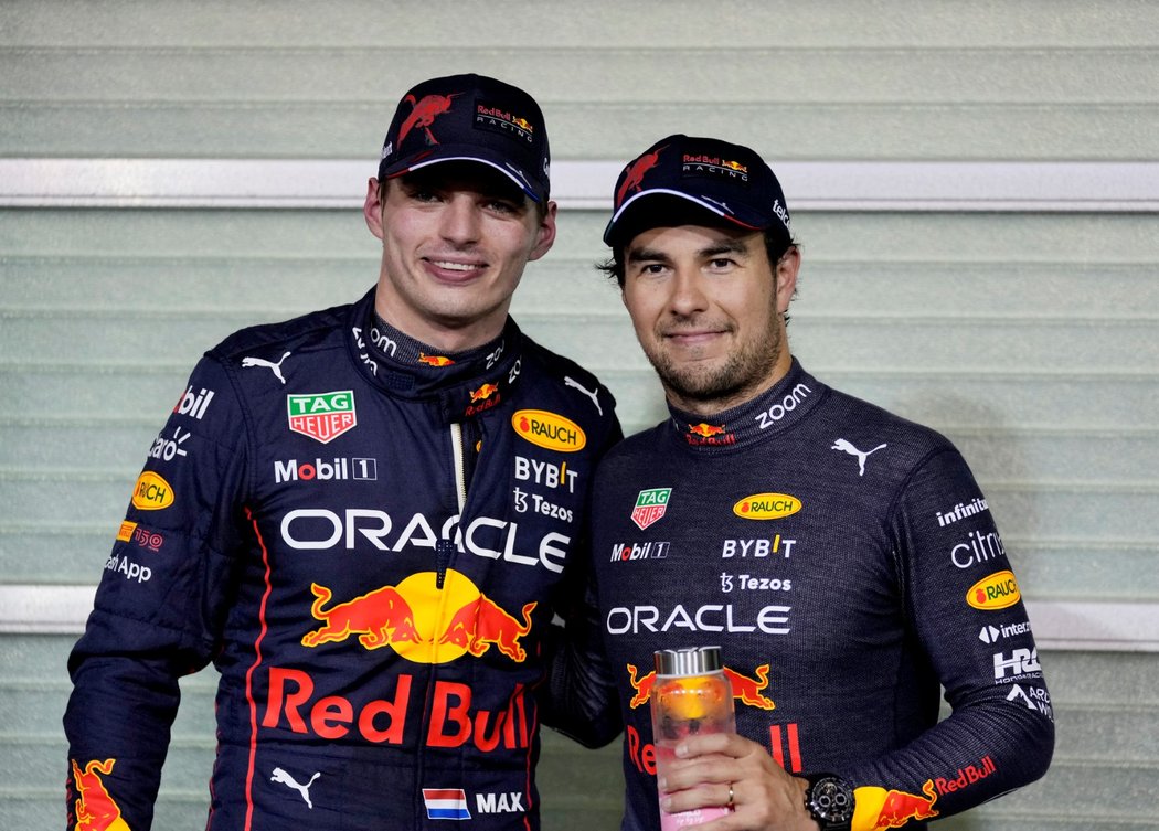 Max Verstappen a Sergio Pérez se po rozepři v posledním závodě spolu nechali vyfotografovat