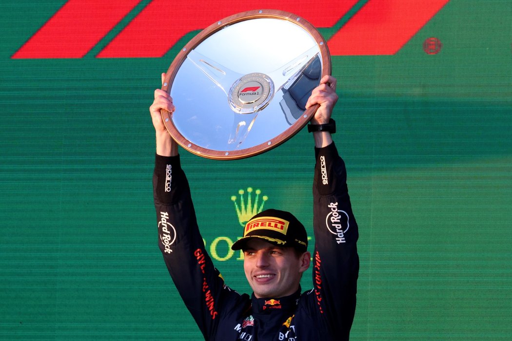 Max Verstappen oslavuje poprvé v kariéře vítězství na Velké ceně Austrálie