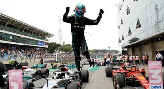 První triumf pro Mercedes! V Brazílii slaví double, rozepře u Red Bullu