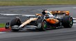 Kvalifikaci v Silverstone ovládl Max Verstappen, druhé a třetí místo obsadil překvapivě McLaren