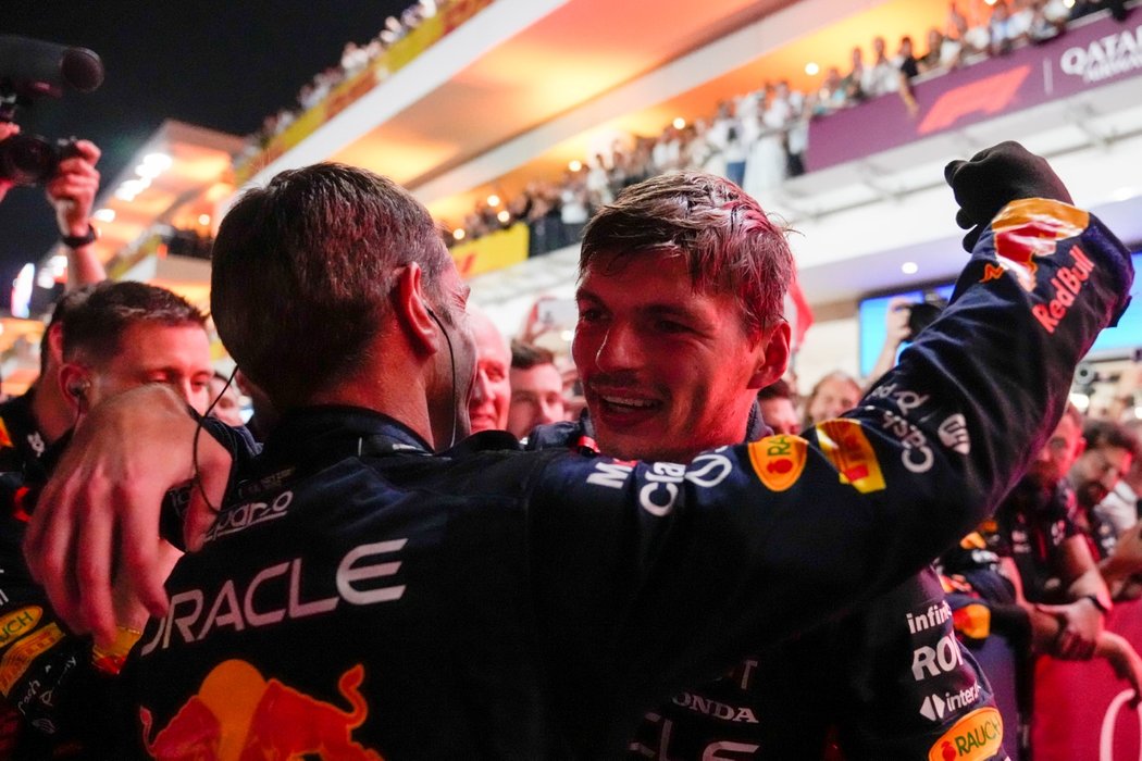 Max Verstappen už jako jistý mistr světa vyhrál čtrnáctou Velkou cenu v sezoně