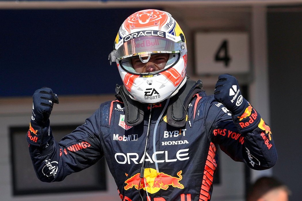 Pilot Red Bullu Max Verstappen oslavuje další triumf na Velké ceně Maďarska