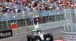 Lewis Hamilton si v Monaku vyjel pole position