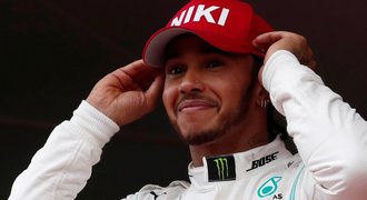 Mercedes rekordní double nemá, VC Monaka po boji ovládl Hamilton