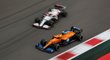 Lando Norris nezajel v závěru do boxů a na trati měl problémy i se soupeři o kolo zpátky