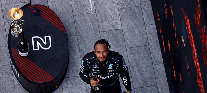 Lewis Hamilton dosáhl na další úžasný kariérní milník